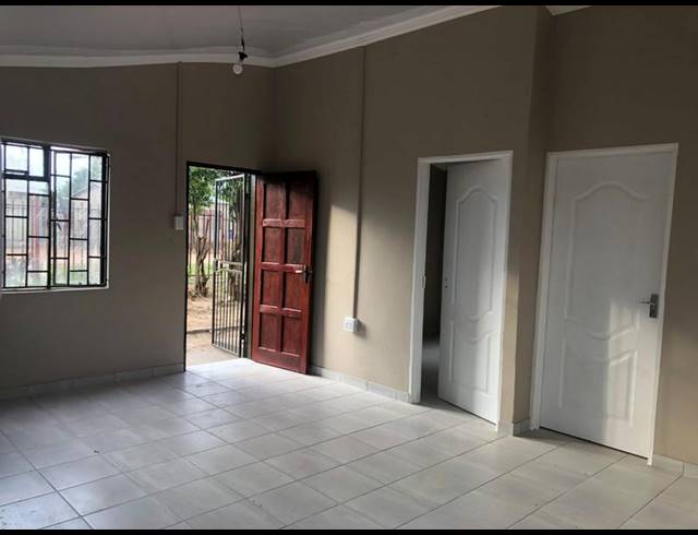 2 BEDROOM HOUSE FOR SALE IN GRASSLANDS